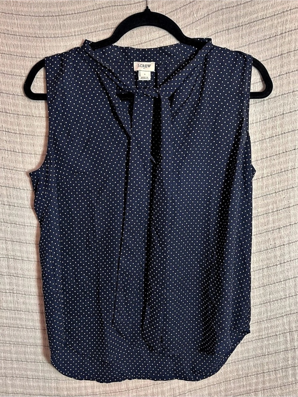 J.Crew Polka Dot Tie-Neck Blouse in Navy Blue & White Size Small Like New